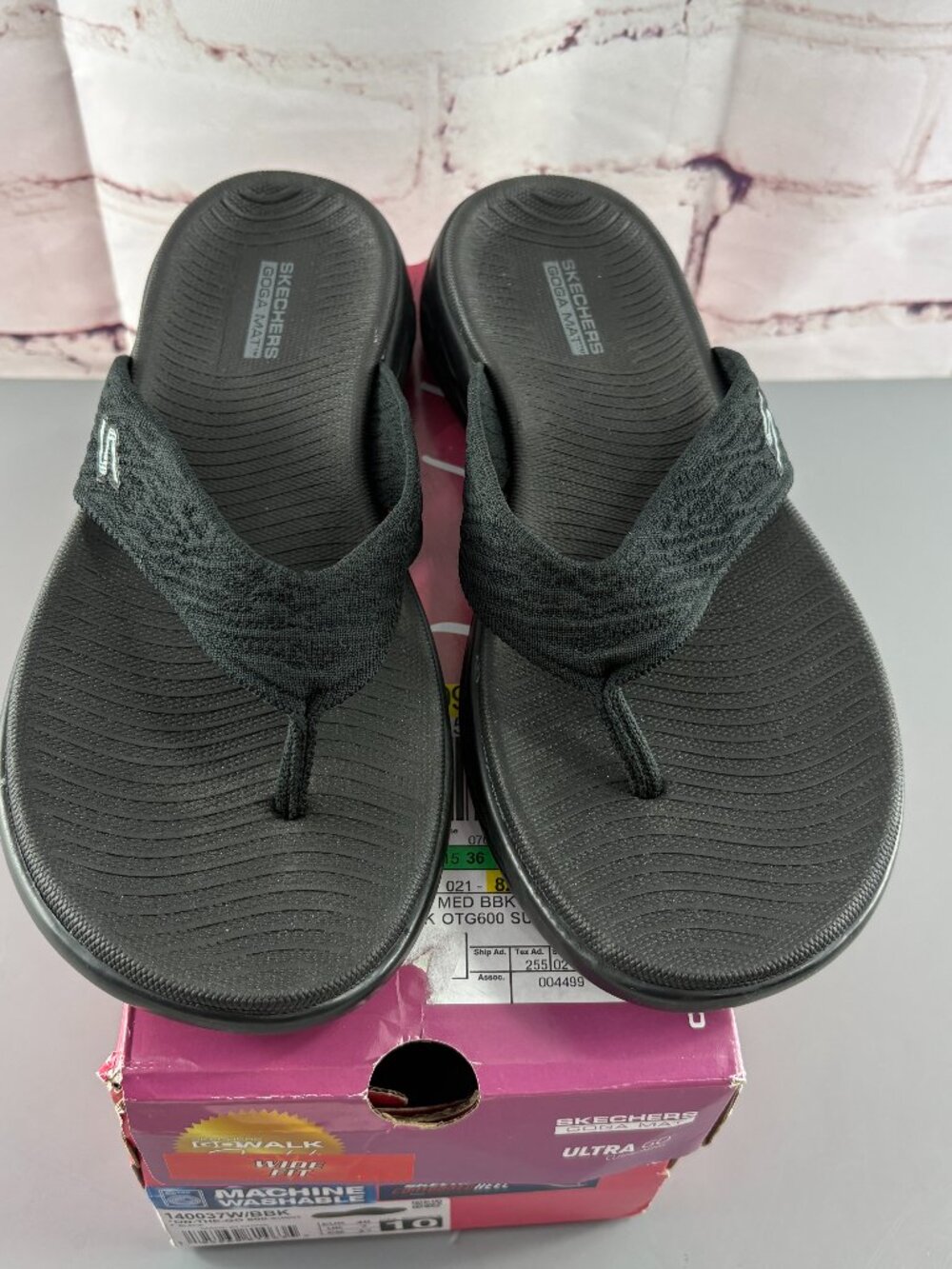 Skechers Black On The Go 600 Sunny Goga Mat Flip Flop Sandals 10 NIB